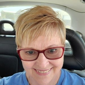 Meet your Posher, Wendy